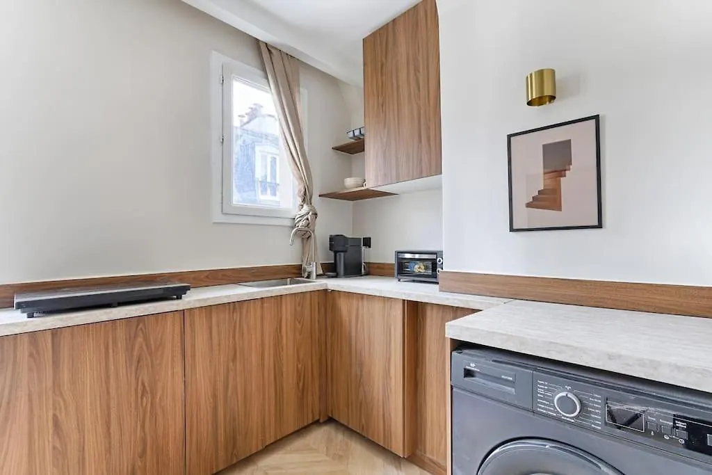 Barbes Buttes Chaumont Cosy Studio 2P Apartment Paris